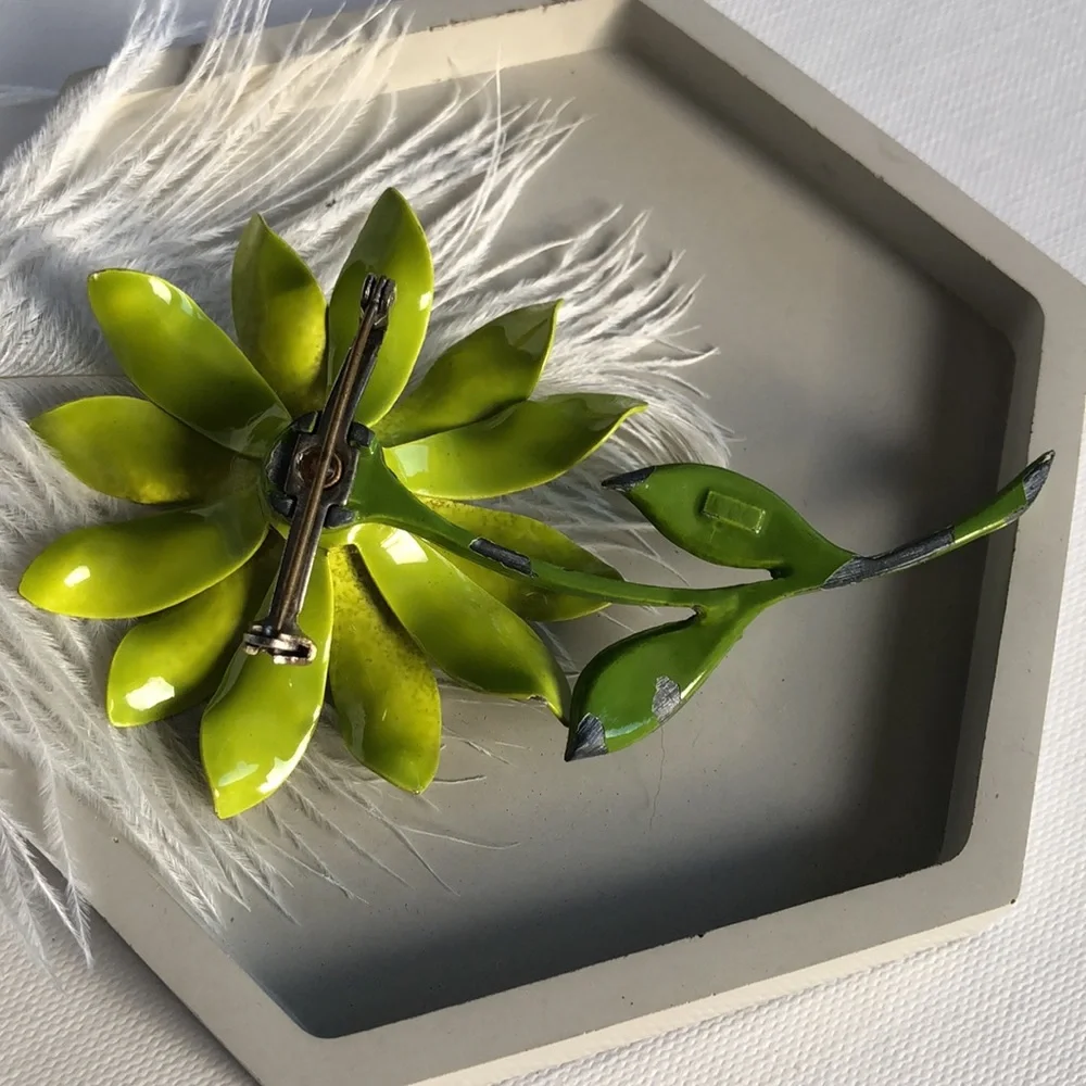 VNTG JJ Large Green  Yellow Enamel Flower Brooch - Picture 4 of 4